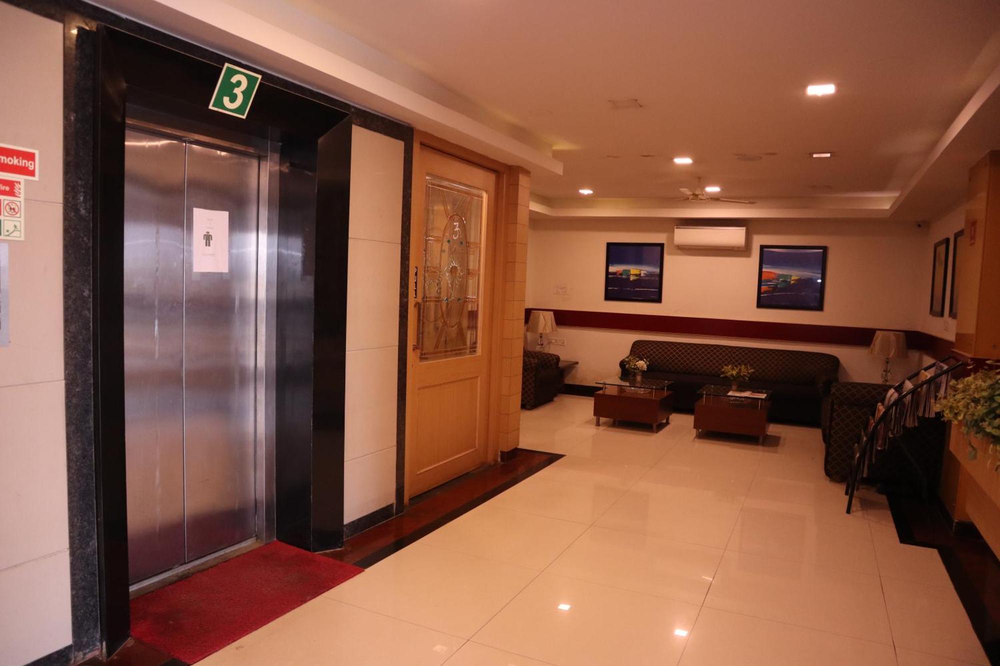 Sri Sai Ram Suites 班加罗尔 外观 照片