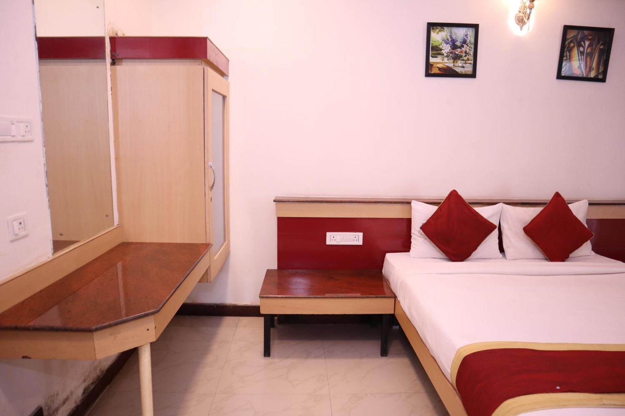 Sri Sai Ram Suites 班加罗尔 外观 照片